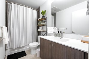 Bathroom - Stylish Skyview Condo in Kitchener Downtown (Kitchener)