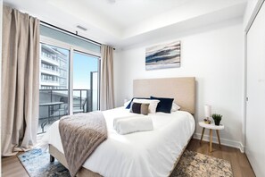 2 bedrooms - Stylish Skyview Condo in Kitchener Downtown (Kitchener)