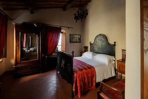 Room - Castello di Tornano (Gaiole in Chianti)