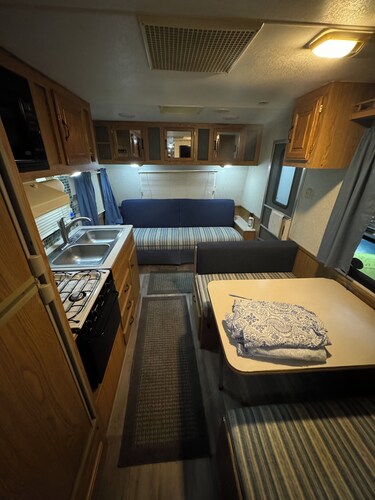 1-bedroom camper, with kitchen and dining room in amazing Rockyneck getaway!