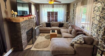3-bedroom house on outskirts of Olean with peaceful porch back patio & fire pit