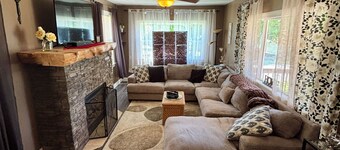 3-bedroom house on outskirts of Olean with peaceful porch back patio & fire pit