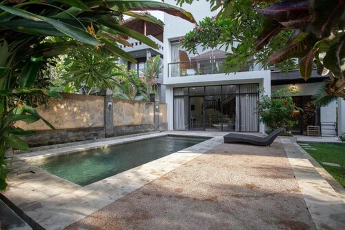 Santai Surf House