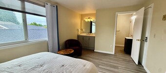 Peaceful 1-bedroom apartment with AC in vibrant Seattle UW district