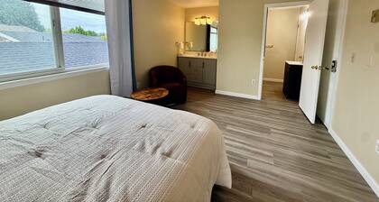 Peaceful 1-bedroom apartment with AC in vibrant Seattle UW district
