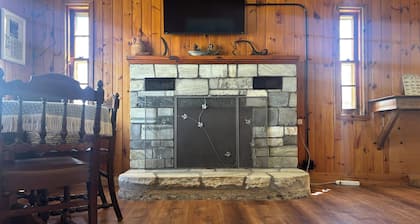 Beautiful 2-bedroom cottage on lake champlain welcomes you