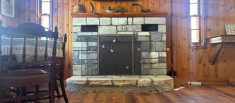 Beautiful 2-bedroom cottage on lake champlain welcomes you