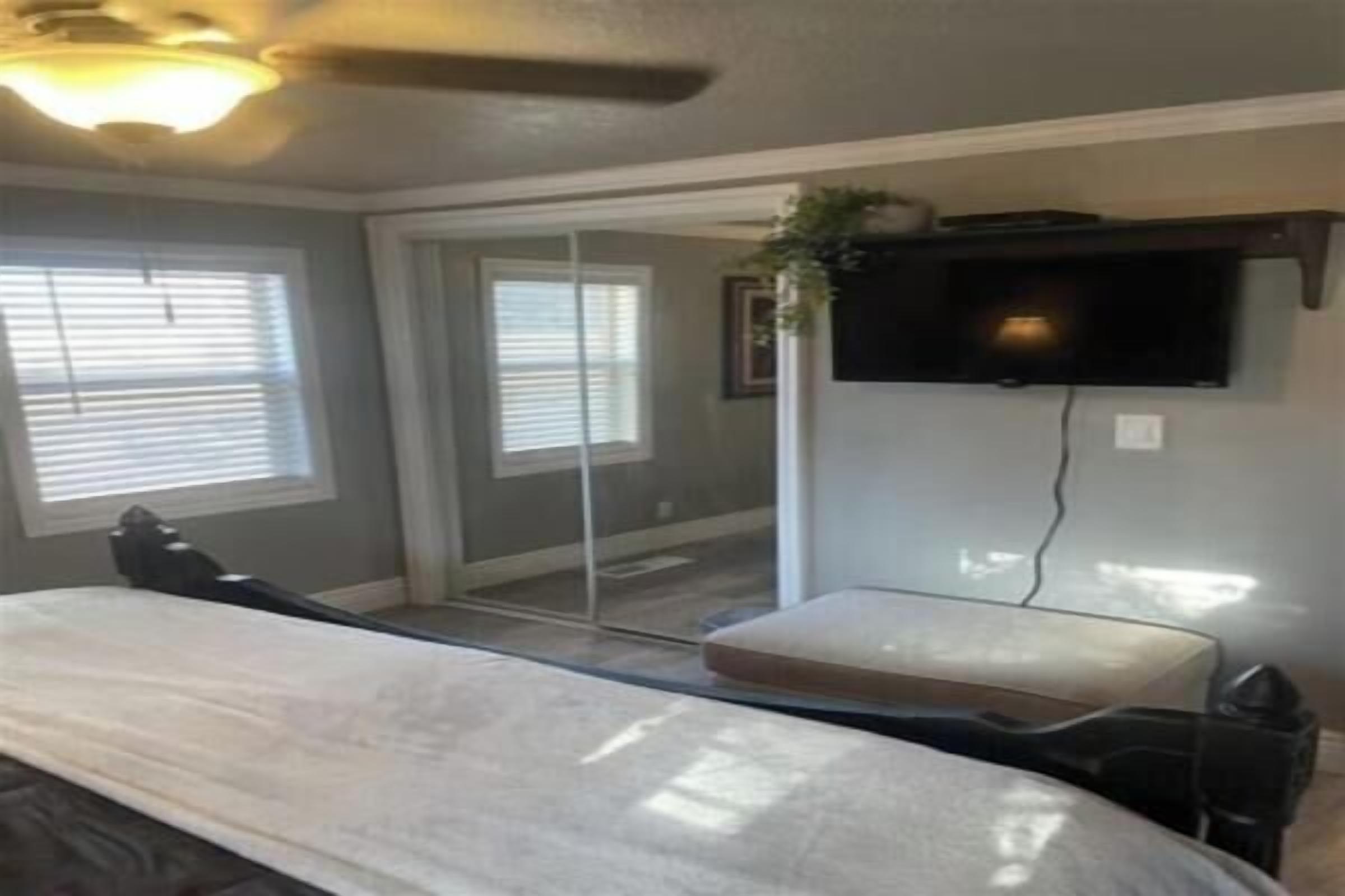 WiFi (free), bed sheets