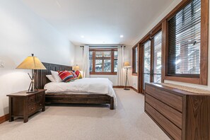 Room - East Village Home 35 (Norden)