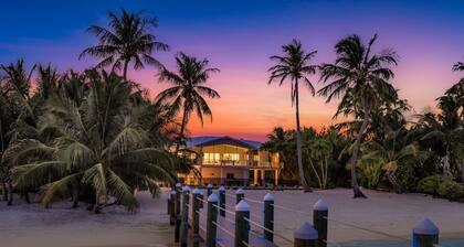 PRIVATE BEACH / Heated Pool / Private Dock / Dolphin Key
