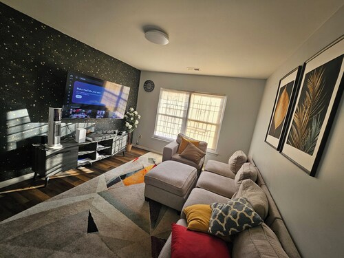 Enjoy this catchy, luxurious, cozy, peaceful, stylish and well decorated space
