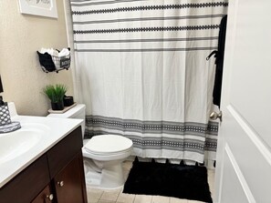 Bathroom - Vinings Luxe Escape Luxury 2 Bd In Atlanta (Atlanta)