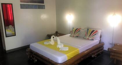 Beautiful, spacious, resort with secluded garden..