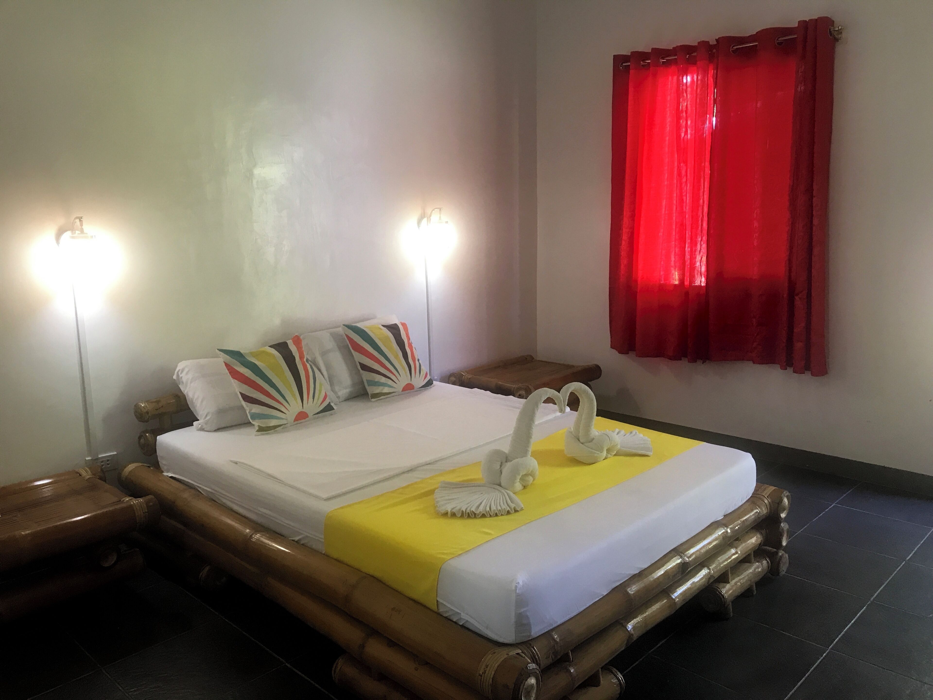 Free WiFi, bed sheets