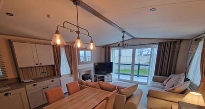 Brynteg Holiday park and Spa sleeps 8