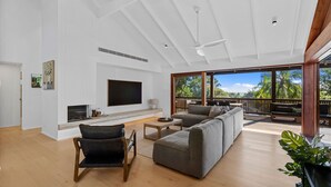 Unclassified image, 3 of 23, button - 6 Karboora Drive - Luxury holiday home with pool (Point Lookout)