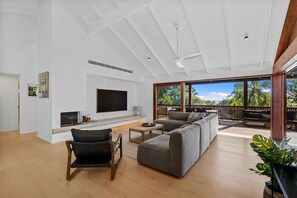 Living area - 6 Karboora Drive - Luxury holiday home with pool (Point Lookout)