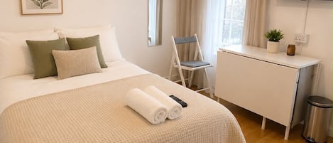 熨斗/熨衫板、Wi-Fi、床單