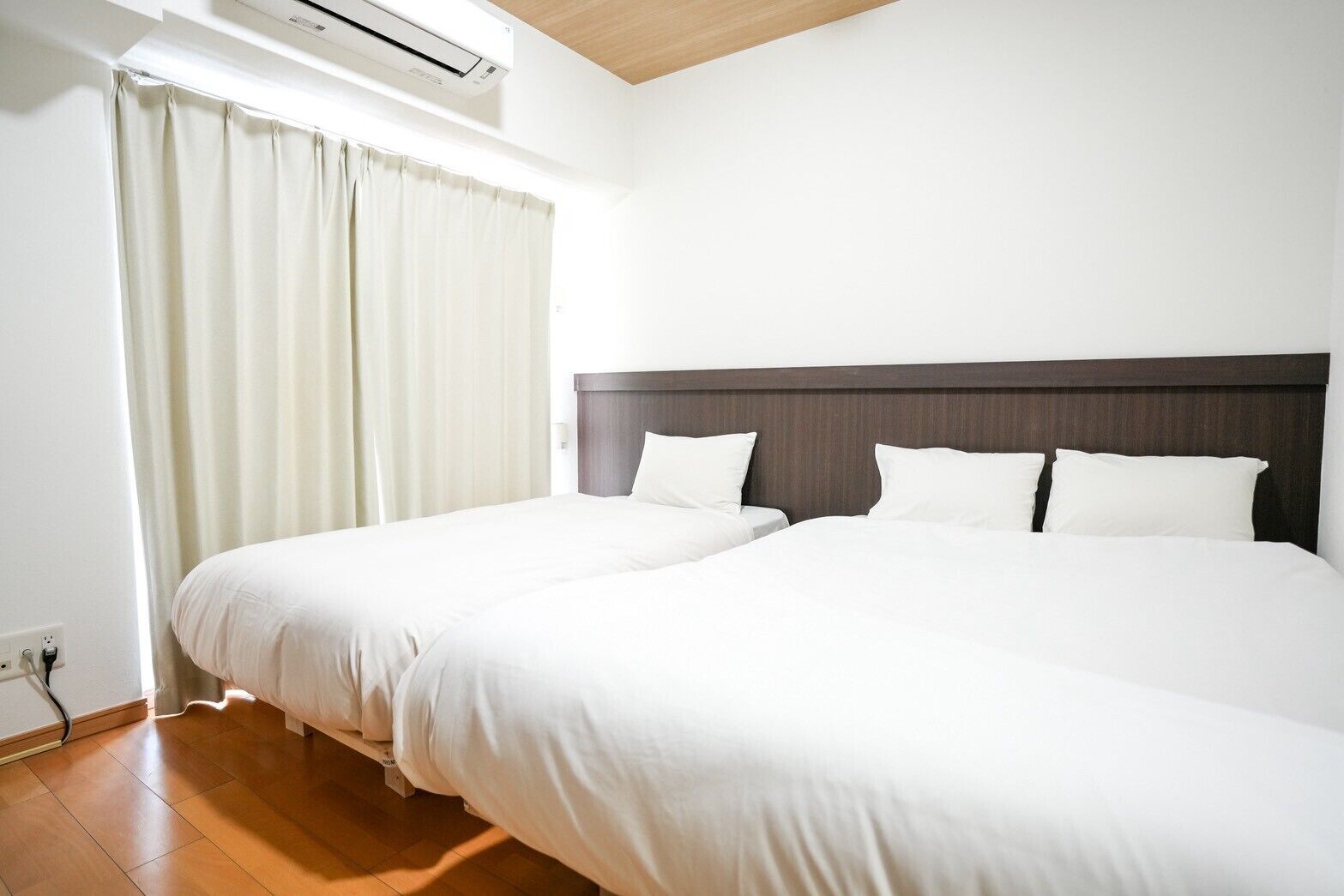 Dreibettzimmer, Balkon | Schreibtisch, kostenloses WLAN