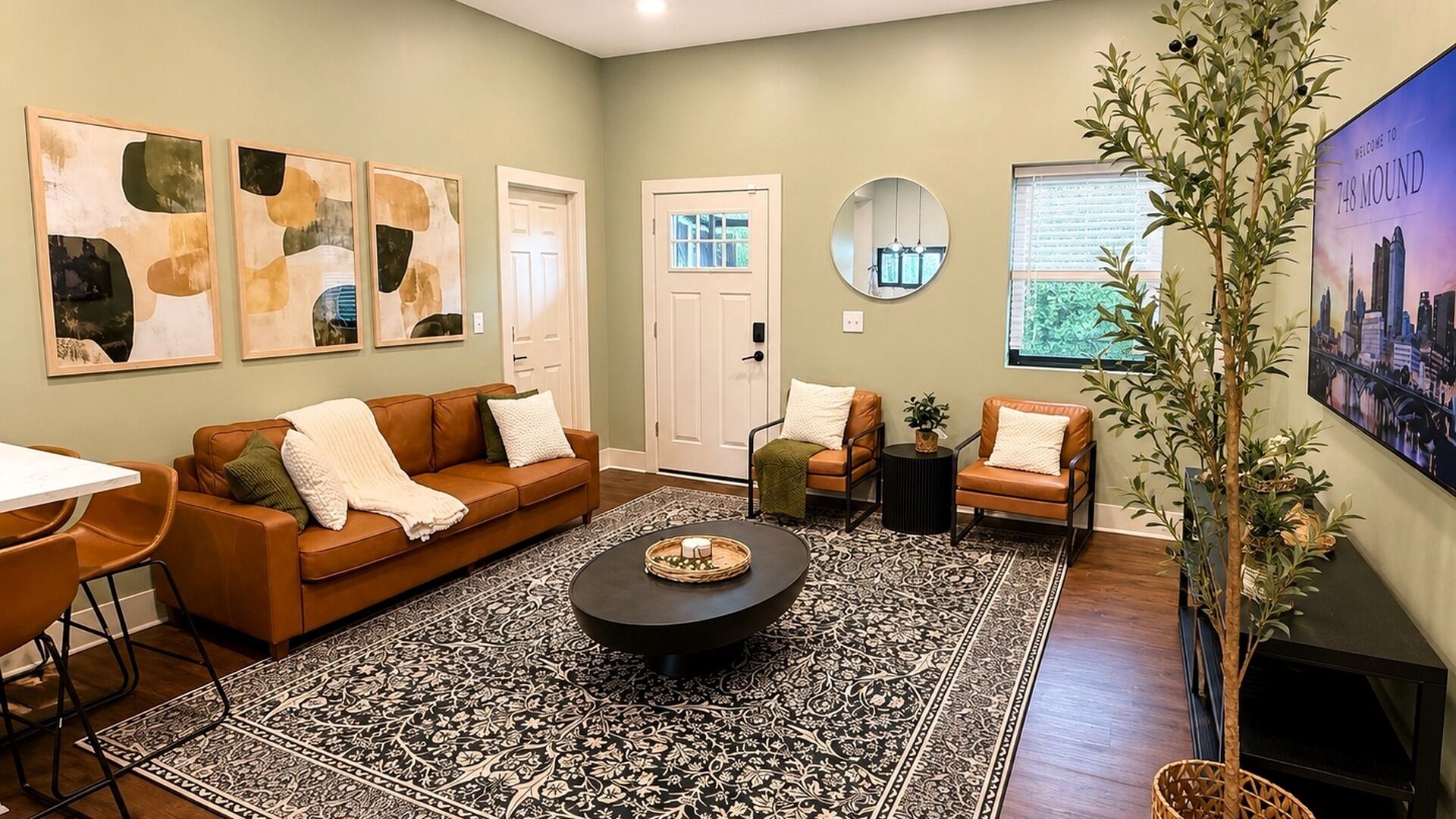 Columbus Group Getaway Hot Tub, 3-tv Pub Lounge, Arcades, Shuffleboard & 12 Beds - 오하이오
