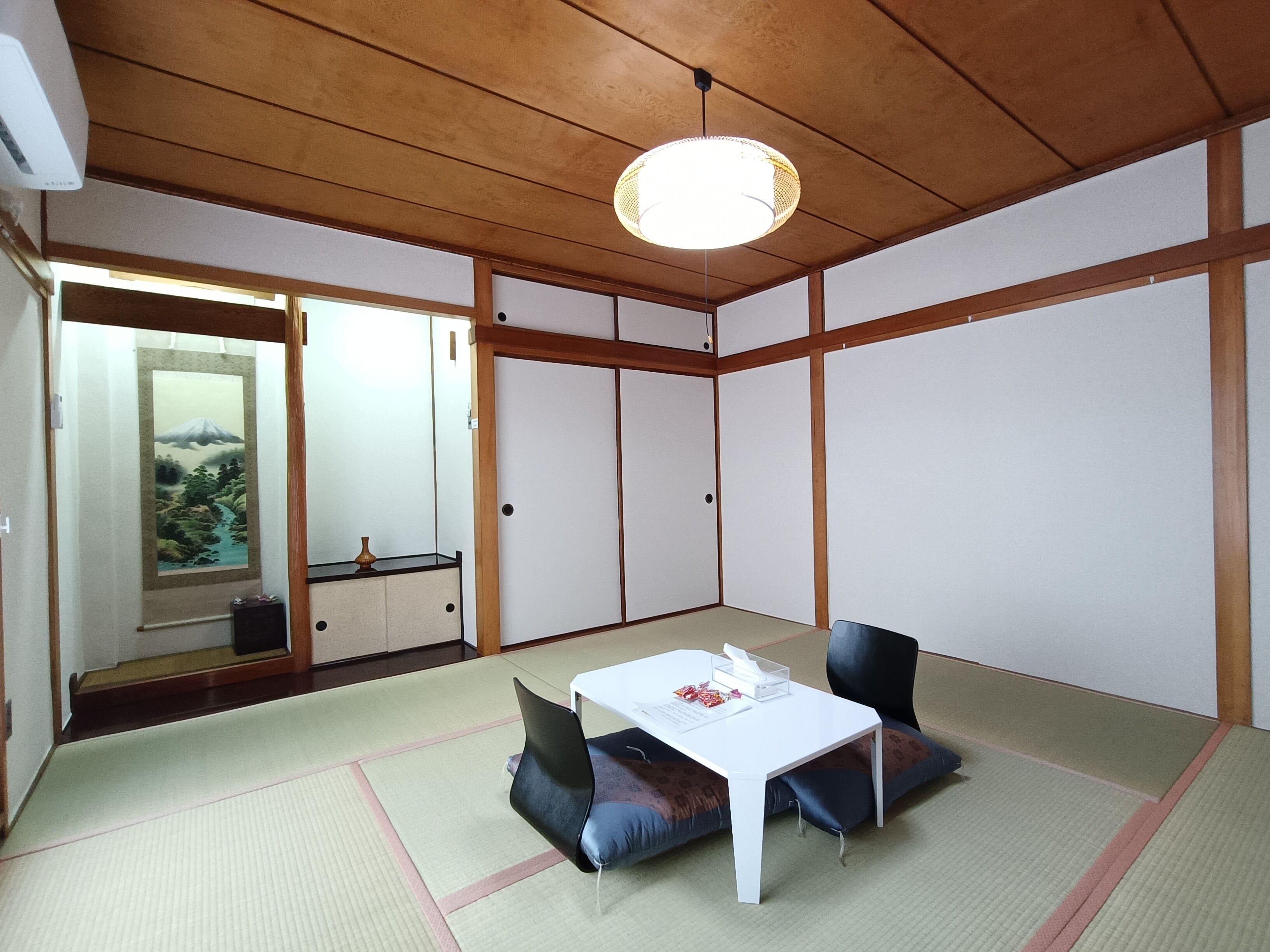 Basic Triple Room, Courtyard View | Dining