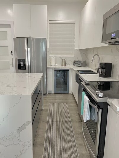 Modern Oceanview 2BR Condo w/Pool & Steps to Beach
