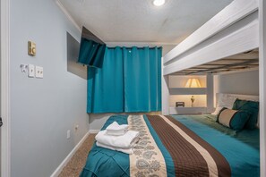 WiFi, bed sheets - ML 219 bike in/bike out Cozy 1-bedroom condo in Mountain Lodge Snowshoe (Snowshoe)