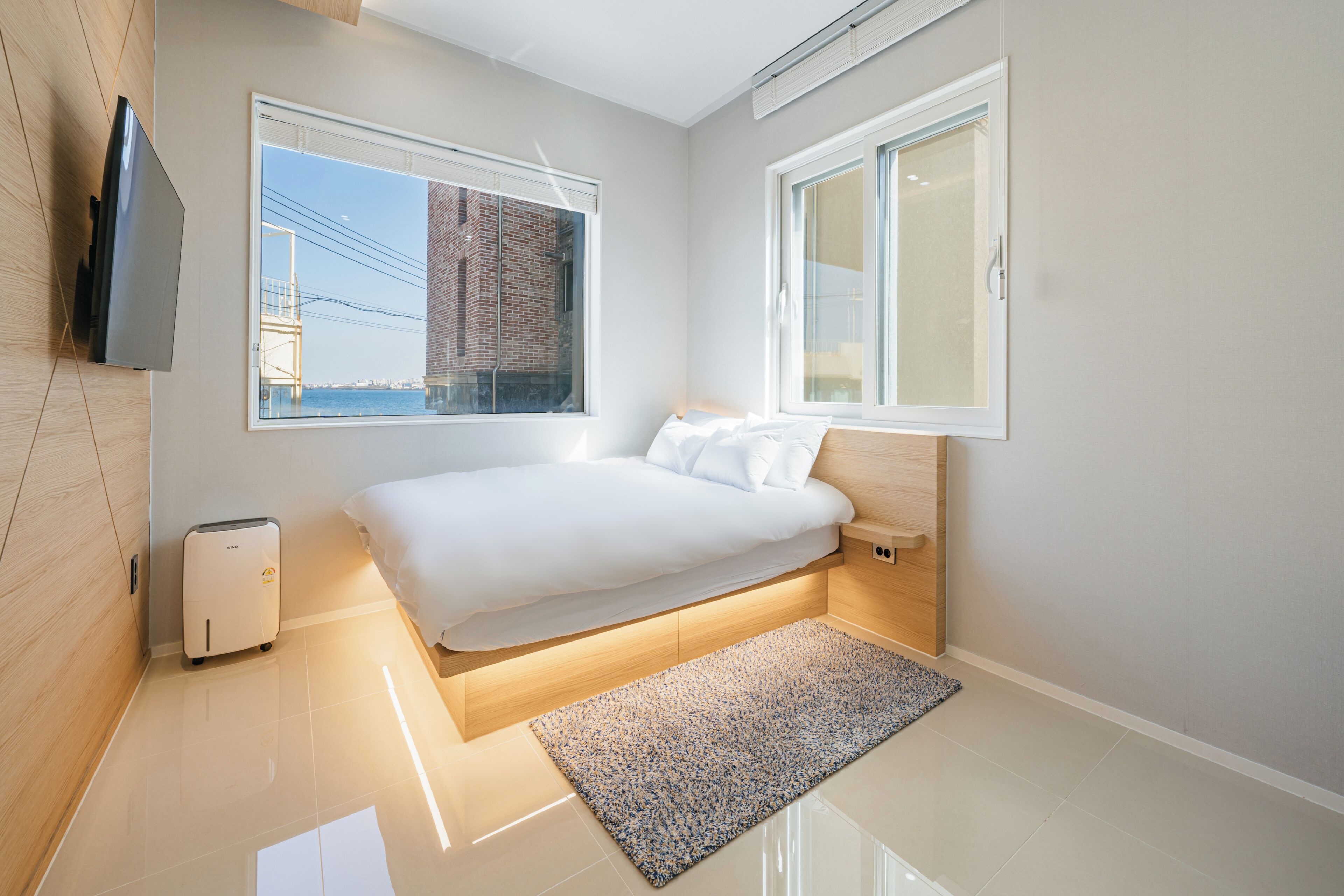 Family Quad Room | Seprai premium, meja kerja, ruang kerja ramah laptop, dan Wi-Fi gratis