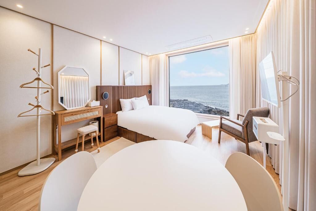 Ocean Suite Gallery Double Room | 高級寢具、書桌、手提電腦工作空間、免費 Wi-Fi
