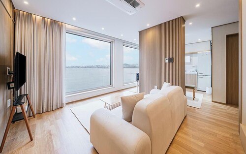 Cony Ocean Suite Hotel