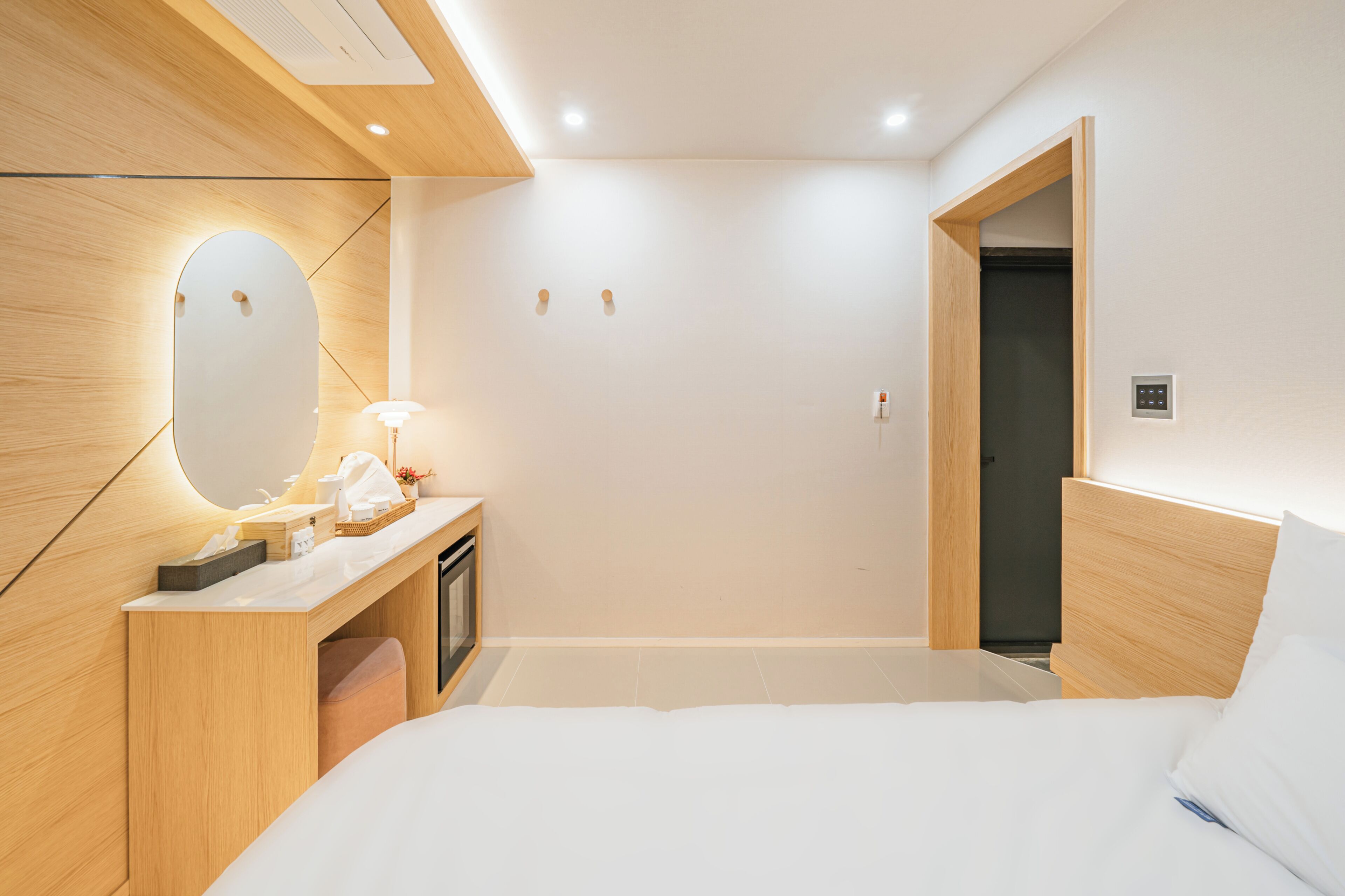 Deluxe Double Room | Meja kerja, ruang kerja ramah laptop, dan Wi-Fi gratis