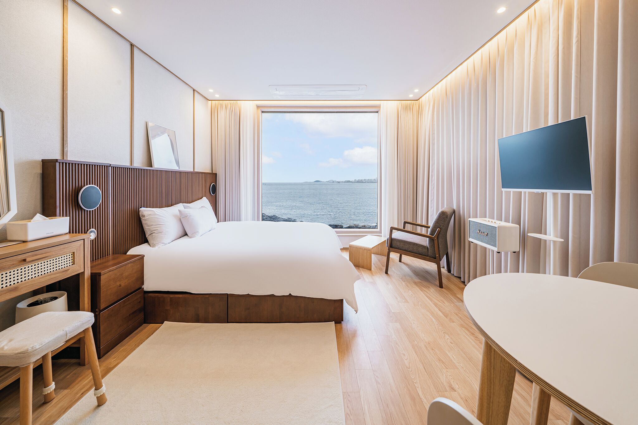 Ocean Suite Gallery Double Room | Luxe beddengoed, een bureau, een laptopwerkplek, gratis wifi