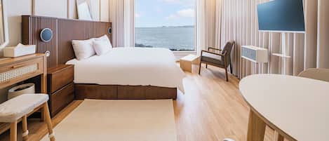 Ocean Suite Gallery Double Room | Premium bedding, desk, laptop workspace, WiFi (free)