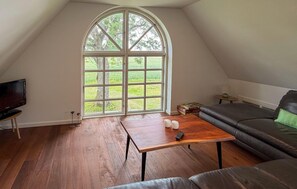 TV - 3 bedroom lovely home in Nexø (Nexø)