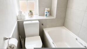House - 2bed Home With Free Parking Near Sydenham Station (London)