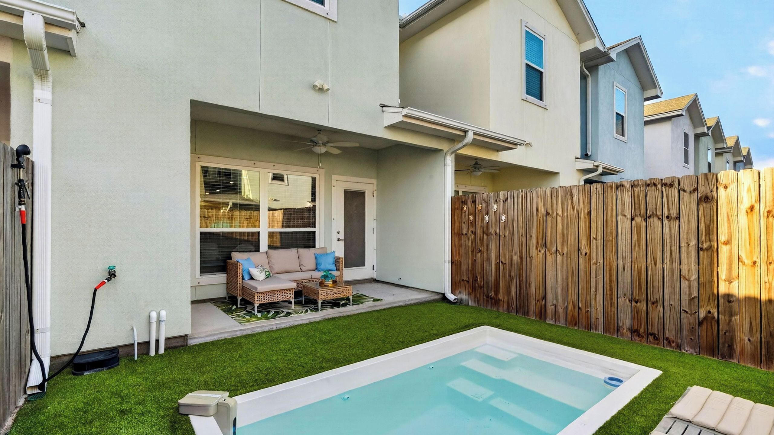 House (2 Bedrooms) | Front of property