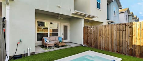 House (2 Bedrooms) | Front of property