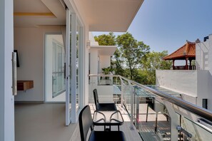 Villa - balkon - udsigt til pool | Balkon