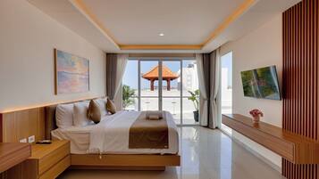 Vila, balkon, pemandangan kolam renang | Brankas, tempat tidur bayi (biaya tambahan), dan Wi-Fi gratis
