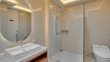 Villa, Balcony, Pool View | Bathroom | Hair dryer, towels, soap, shampoo