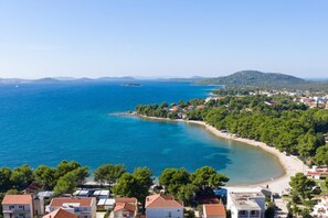 Beach - One bedroom apartment with terrace Pirovac (Šibenik) (A-27461-a) (Pirovac)