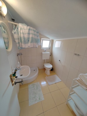 Bathroom - Two bedroom apartment with terrace Pirovac (Šibenik) (A-27461-b) (Pirovac)