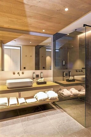 Ảnh chưa phân loại, 4 trong số 112 ảnh, nút