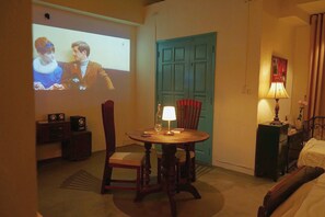 Luxury Double Room | Dining - Goodtime.stay 2 (Thanh pho Ho Chi Minh)