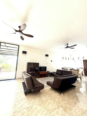 Living area - Sf Homey Galaxy Resort (Cipanas)