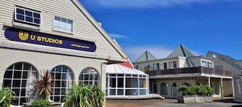U Studios Paraparaumu, Surestay Collection Best W