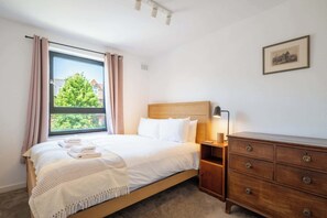 Bügeleisen/Bügelbrett, Internetzugang, Bettwäsche