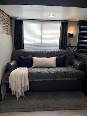 Living area - Cozy 1-bedroom mobile home in serene San Juan with AC (San Juan)