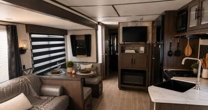 Cozy 1-bedroom mobile home in serene San Juan with AC