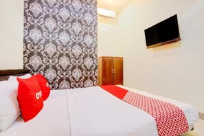 Room - Hotel O Sleman Near Bandara Adi Sutjipto Formerly Joglo Sorogenen (Kalasan)